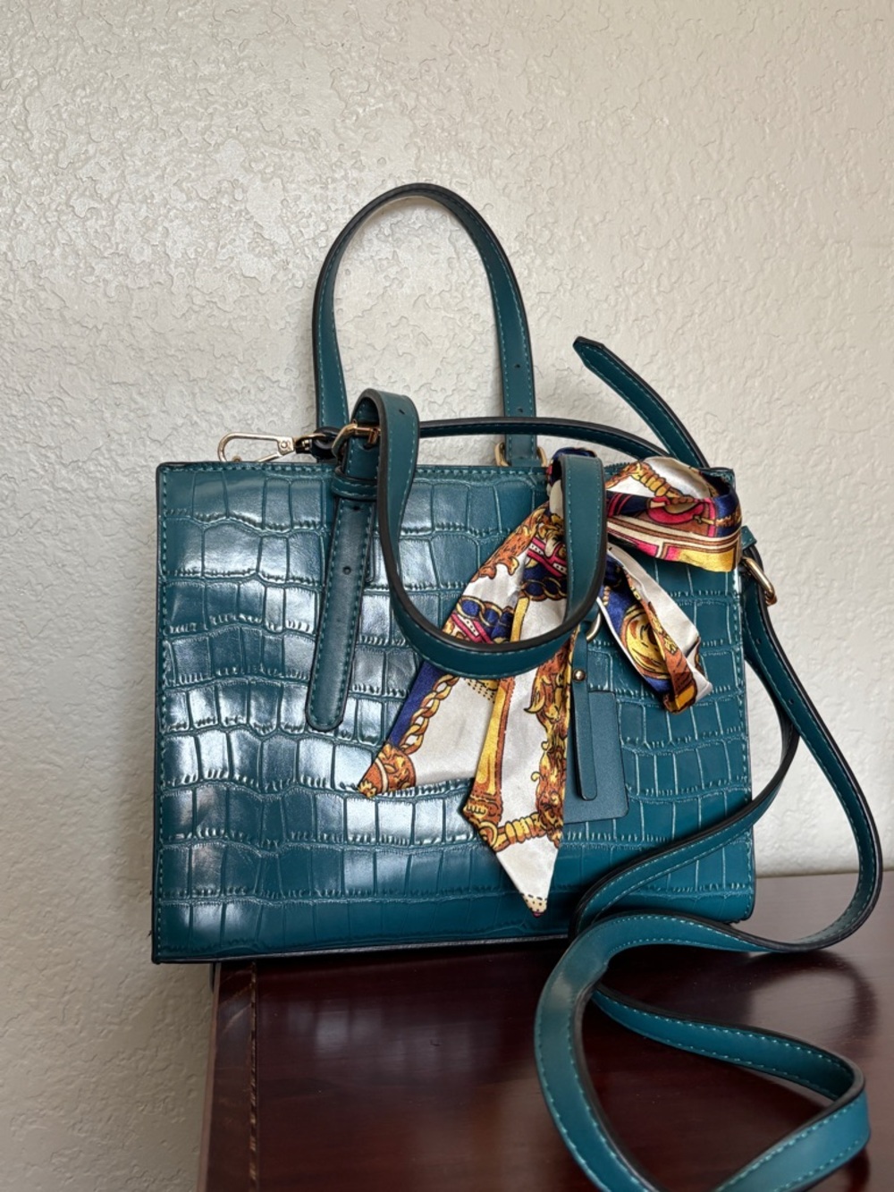 Sasha faux leather teal Textured Handbag With Adjustable And Detachable Strap